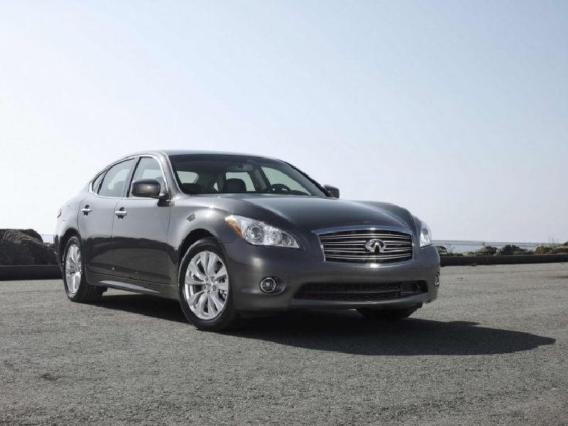 Infiniti Q70