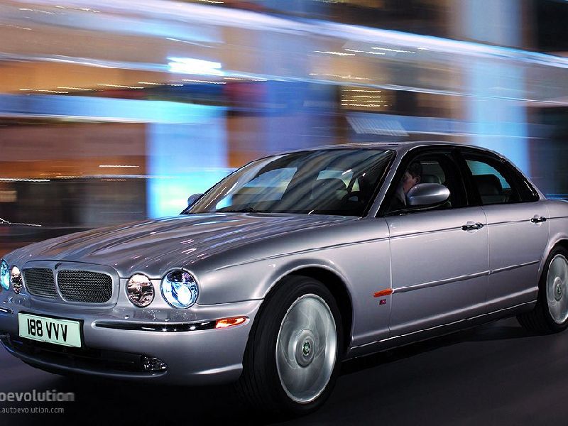 Jaguar XJR