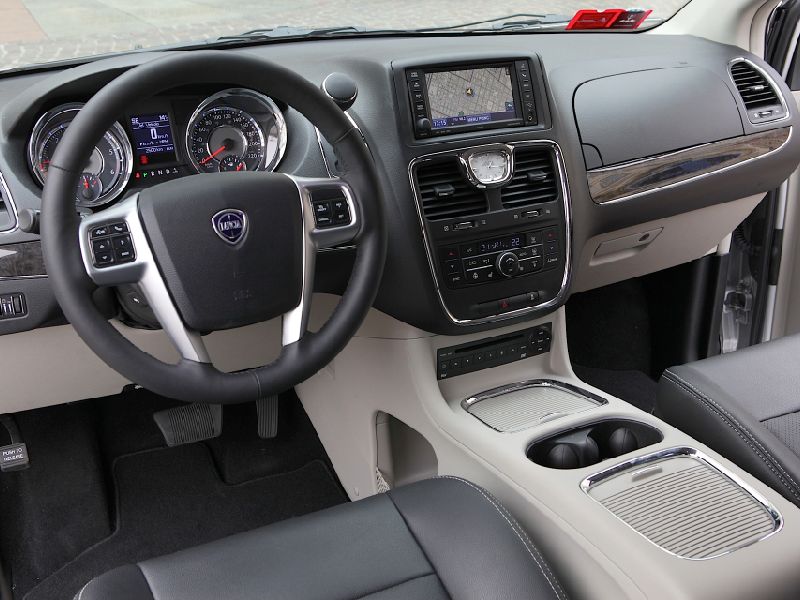 Lancia Voyager