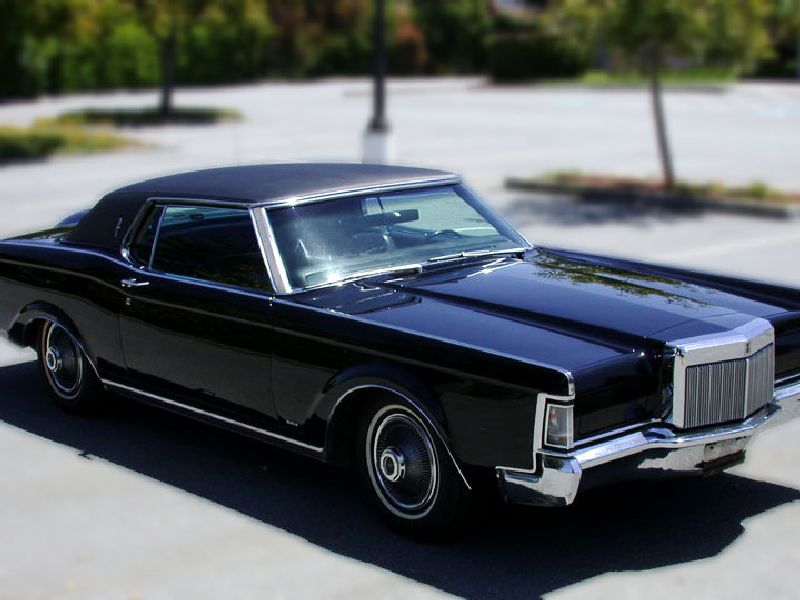 Lincoln Continental Mark