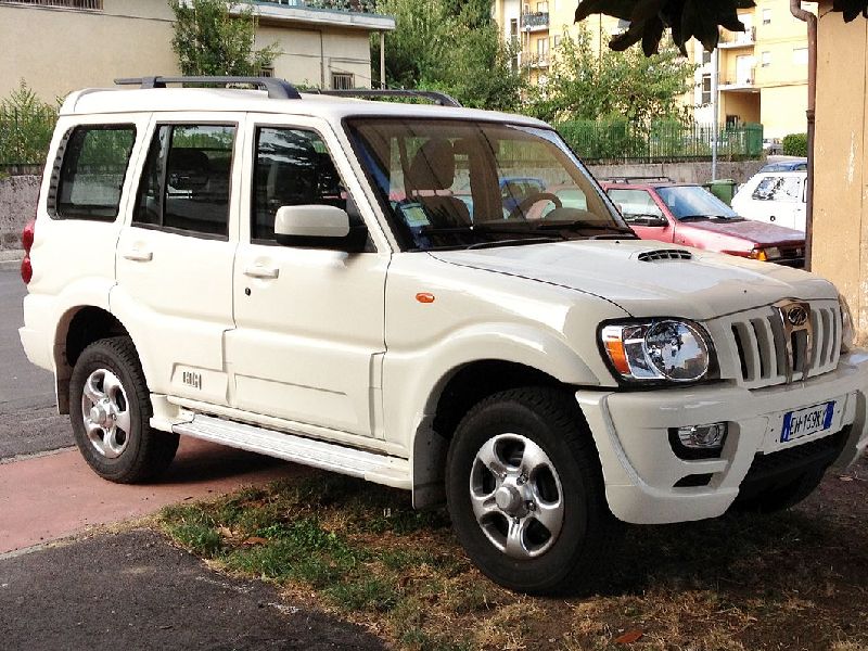Mahindra Imperio