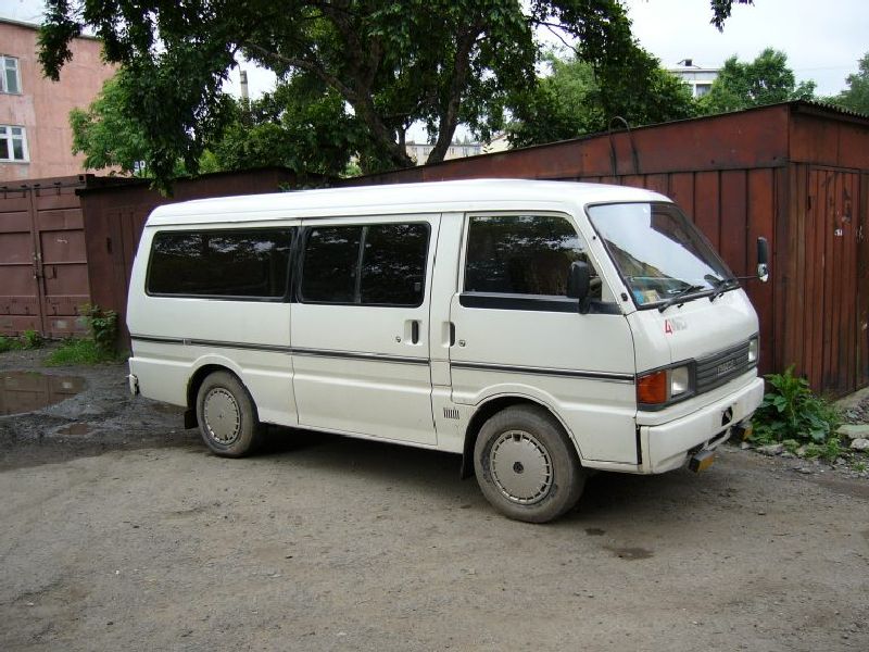 Mazda E 1600