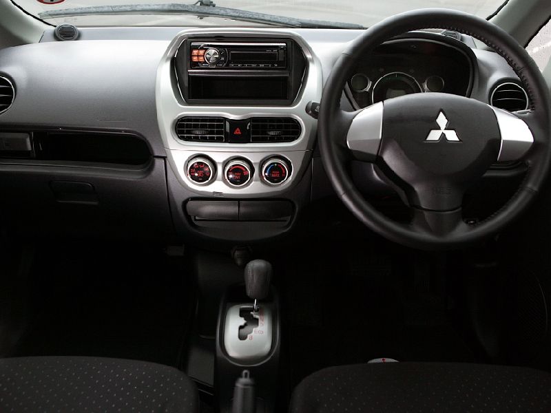 Mitsubishi i