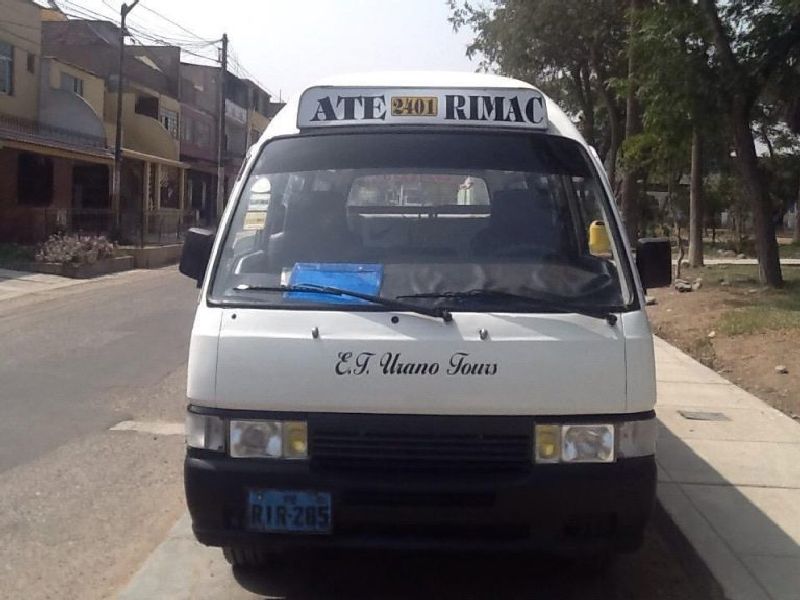 Nissan Avenir