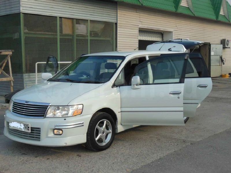 Nissan Bassara